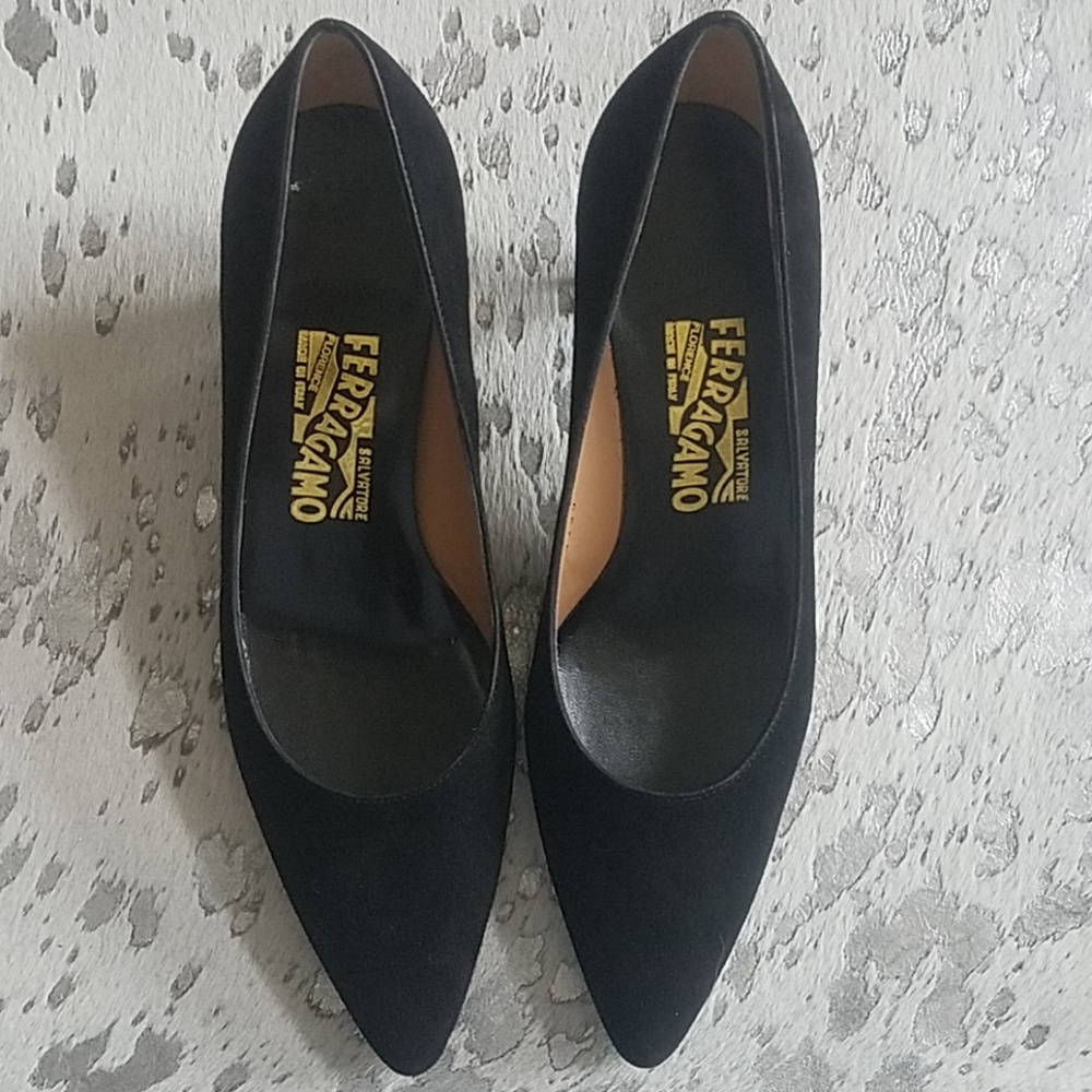 *SOLD* Salvatore Ferragamo Susi Suede Pumps - Picture 1 of 7